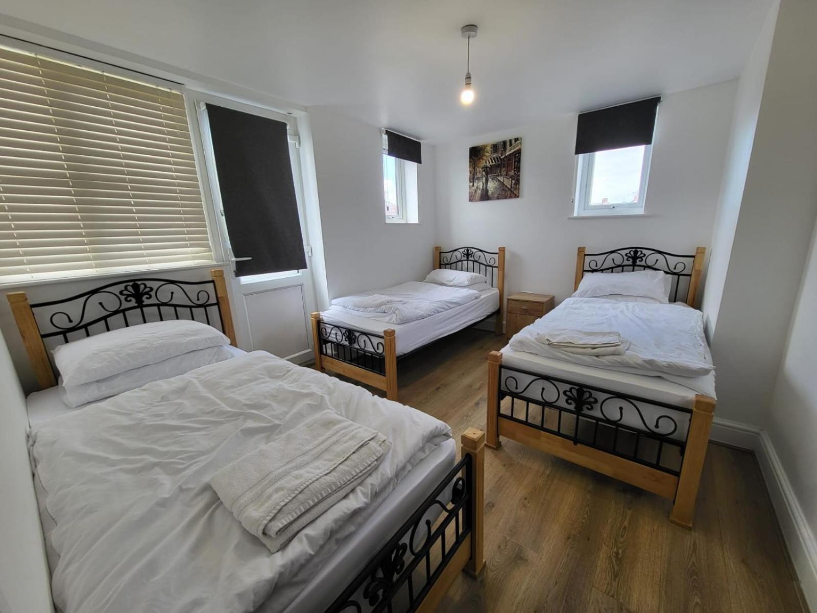Serene 1 Bedroom, 3 Single Beds Bristol Ngoại thất bức ảnh
